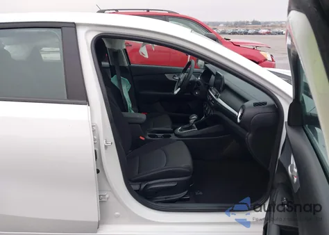 2024 Kia Forte Lxs z USA, uszkodzony, nr VIN 3KPF24AD0RE817292